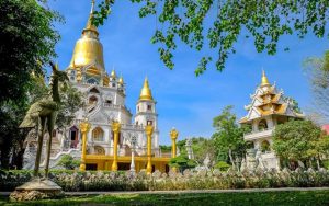 Chùa Bửu Long - Chốn tiên cảnh có thật ở Sài Gòn dành cho du khách