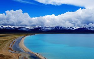 Ngỡ ngàng trước vẻ đẹp hùng vĩ của hồ thiêng Namtso trong tour Tây Tạng
