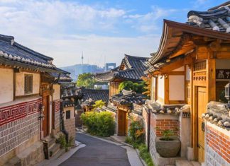 Khám phá vẻ đẹp của ngôi làng cổ Bukchon Hanok khi du lịch Hàn Quốc