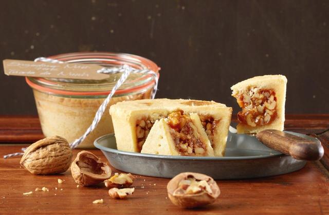 Du lịch Thụy Sĩ - Bánh truyền thống Bűndnernusstorte