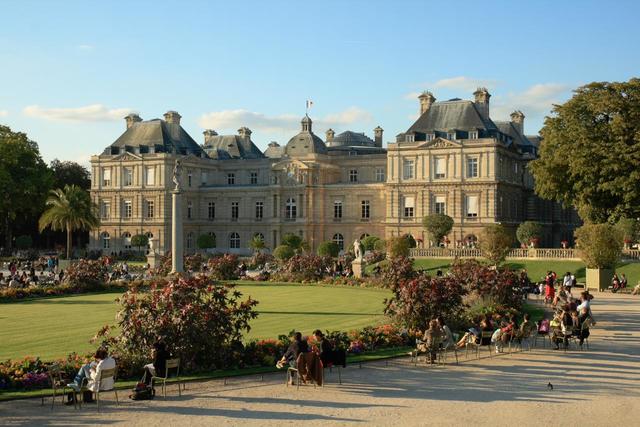 Cung điện Grand Ducal - Tour du lịch Luxembourg