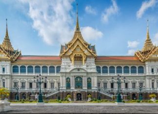 Tổng hợp những điểm du lịch Thái Lan tuyệt vời nhất Cung điện Hoàng gia Thái Lan sáng lung linh