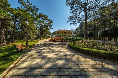 Dinh thự có sự hòa hợp đặc biệt với tự nhiên