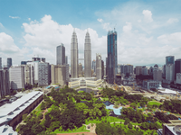 Tháp đôi Petronas Twin Towers biểu tượng của Malaysia