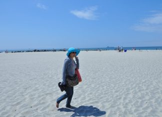 Bãi biển Miami xanh ngọc ở Mỹ vào mùa hè