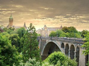 Cầu vòm hai tầng Adolphe tại thành phố Luxembourg