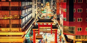 Phố Temple Hồng Kông với khung cảnh cổ kính nhưng nhộn nhịp