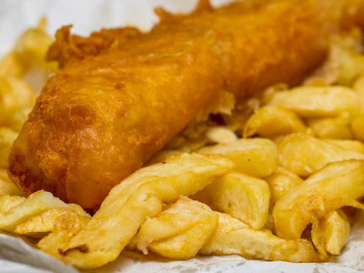 Fish and chips là món ăn phổ biến của Anh Quốc