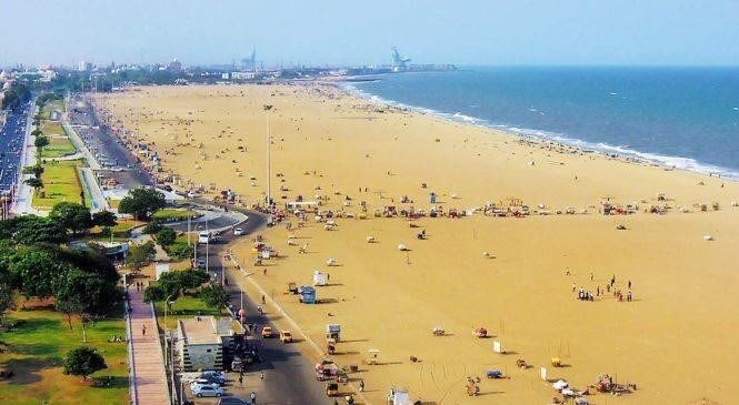 Bãi biển Marina Dubai với các tòa nhà cao tầng