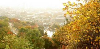 Núi Naksan hiện nay đã trở thành một địa điểm nổi tiếng thu hút du khách