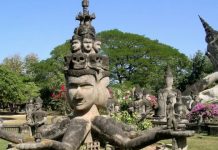 Du lịch Lào những điểm du lịch hấp dẫn du khách Phong cảnh thiên nhiên hùng vĩ của Lào với những ngọn núi và dòng sông êm đềm