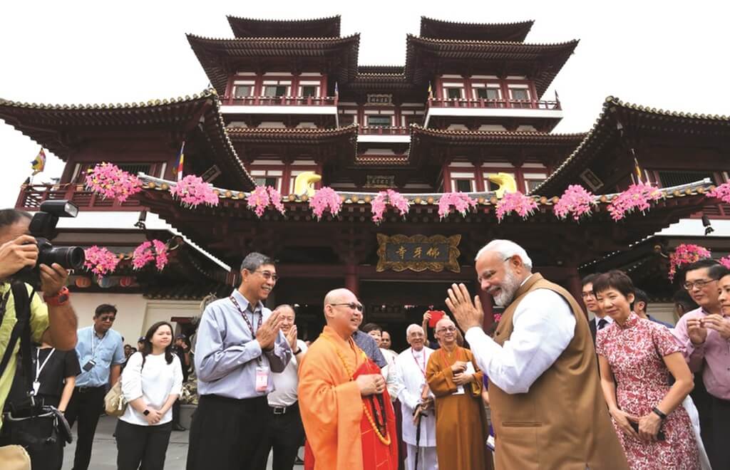 Du khách cần mặc trang phục nghiêm chỉnh, lịch sự và kín đáo khi du lịch Singapore