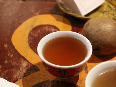 Chén rượu lúa mạch thơm ngát