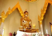 Để được tham quan các chùa chiền khi đi du lịch Thái Lan, bạn phải ăn mặc thật chỉnh chu, lịch sự