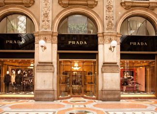 Du lịch Ý mua quần áo về làm quà cho người thân