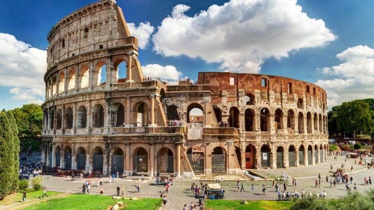 Đấu trường La Mã Colosseum ở Rome, Ý
