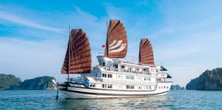 Du thuyền Hạ Long