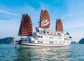 Du thuyền Hạ Long