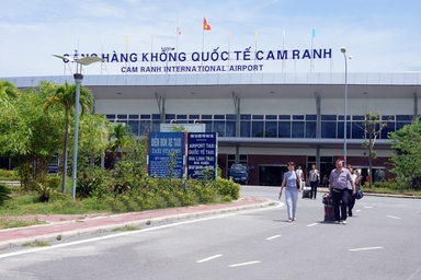Máy bay đến Nha Trang