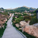 Bậc cầu thang uốn lượn, quanh co tại Trung Lương