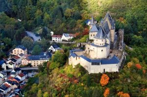 C&aacute;i nh&igrave;n tổng quan về Luxembourg từ tr&ecirc;n cao xuống