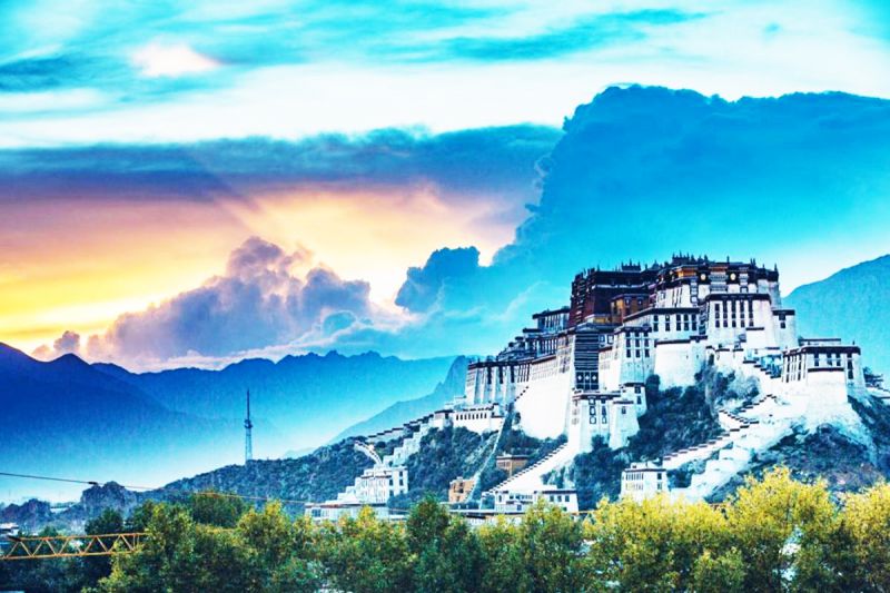 Một g&oacute;c nh&igrave;n tuyệt đẹp từ thủ phủ Lhasa