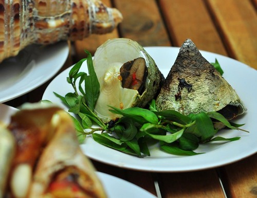 Ốc vú nàng nướng mỡ hành đặc sản Côn Đảo