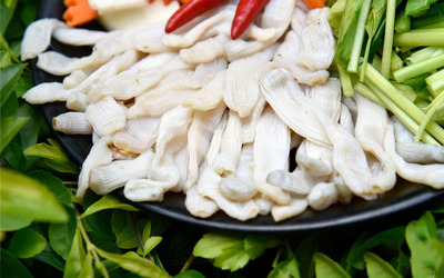 Món Sá Sùng là món ăn độc đáo của miền biển